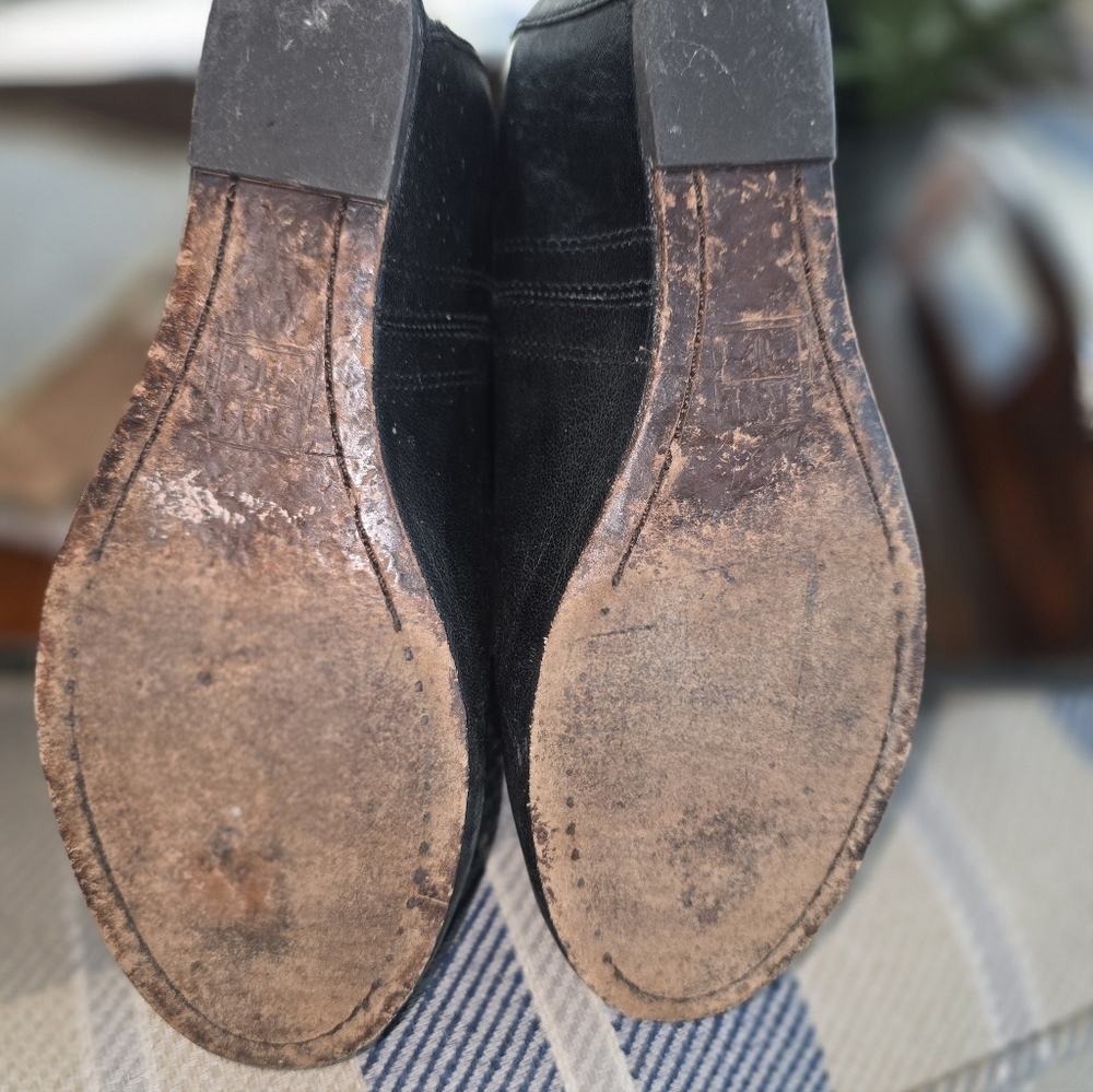 Frye Black Leather Wedge Ankle Boots Size 7 - Picture 5 of 5